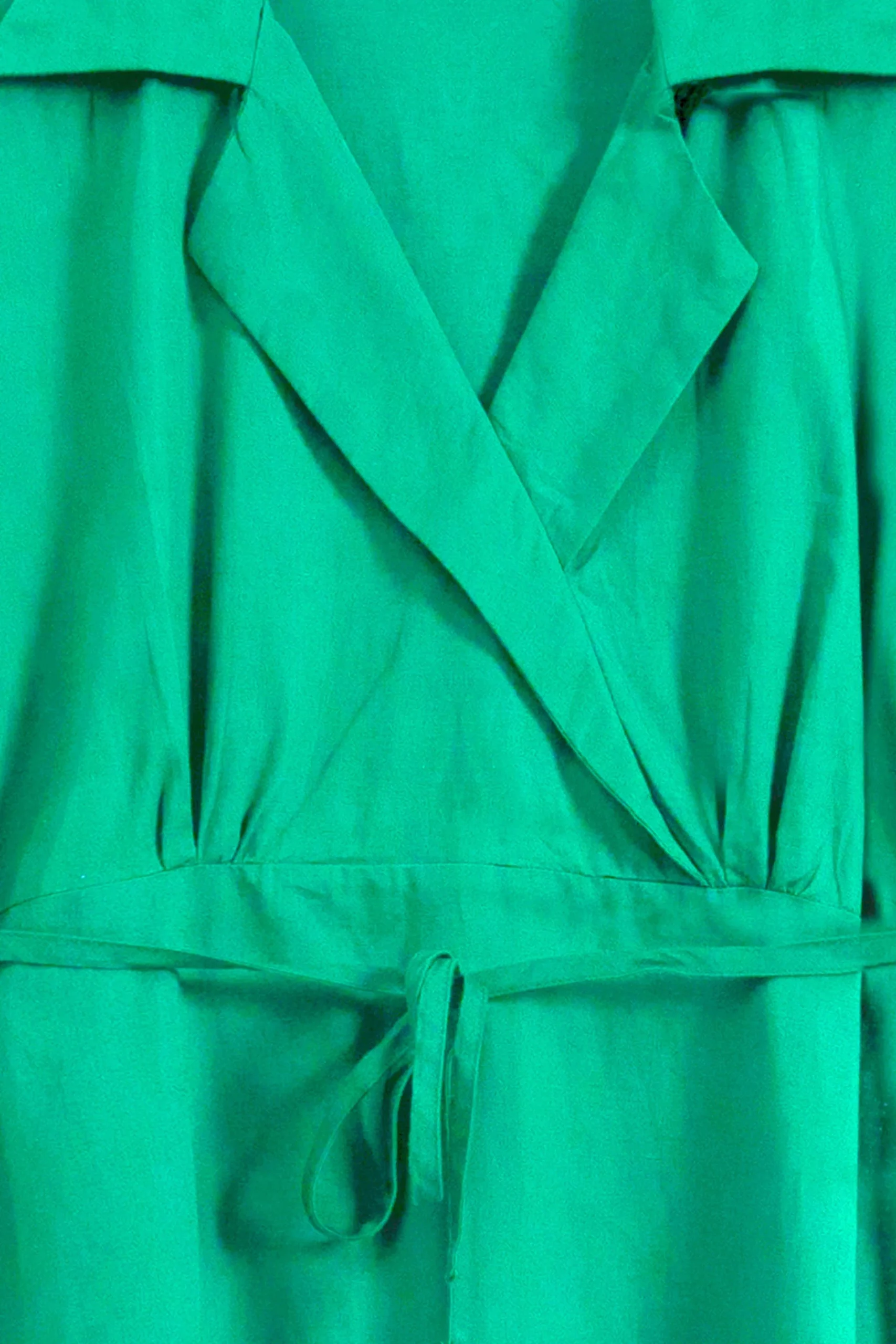 NOTCH COLLAR BELTED DRES